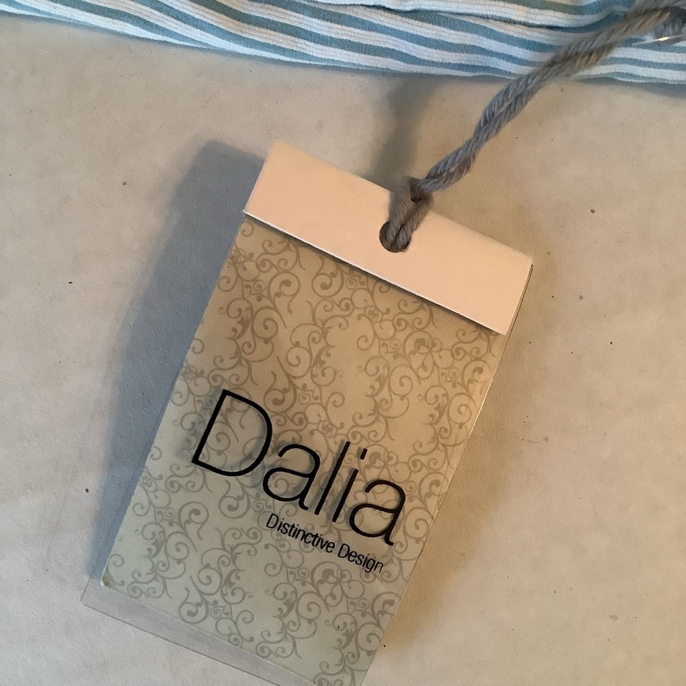 Dalia City Fit Striped Shorts Size 4 New - Picture 13 of 15